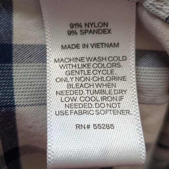 Express Fitted Performance Stretch Button Down - Picture 11 of 12